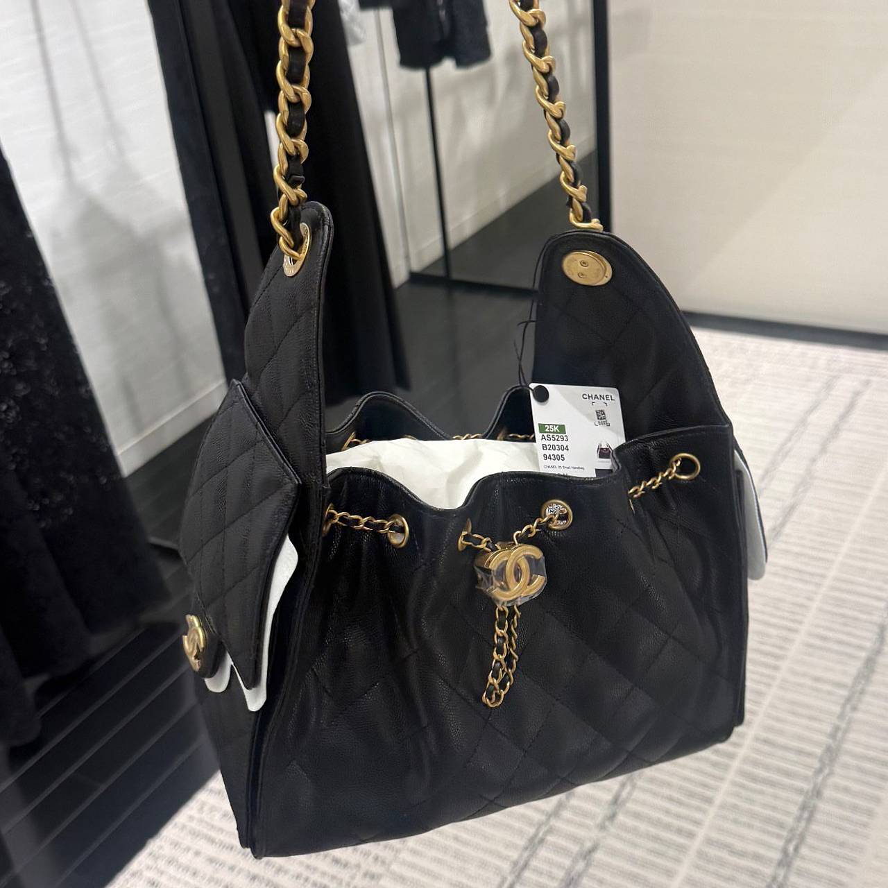 Муж Бородиной подарил ей сумку за миллион рублей