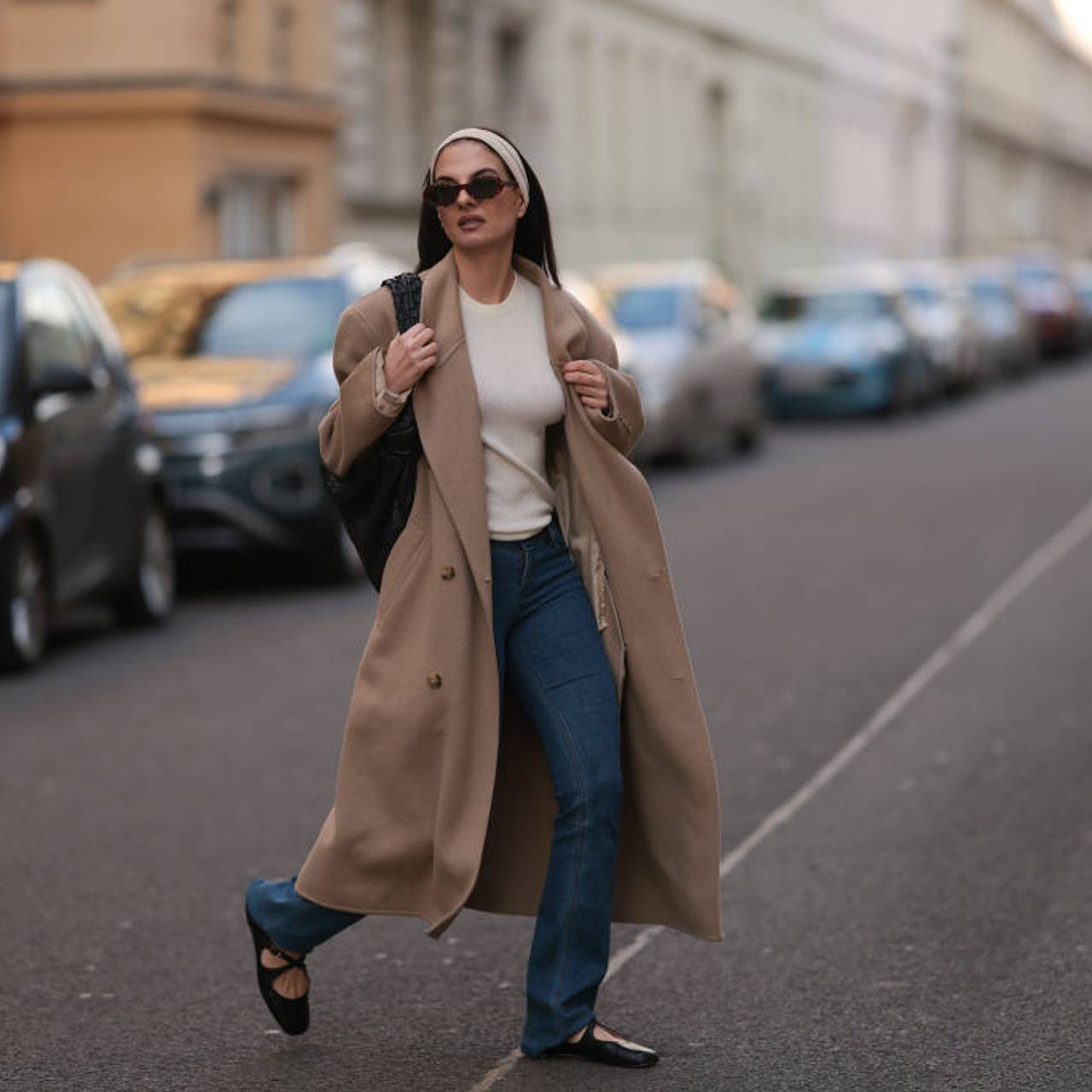 Стилисты назвали самые модные джинсы на осень