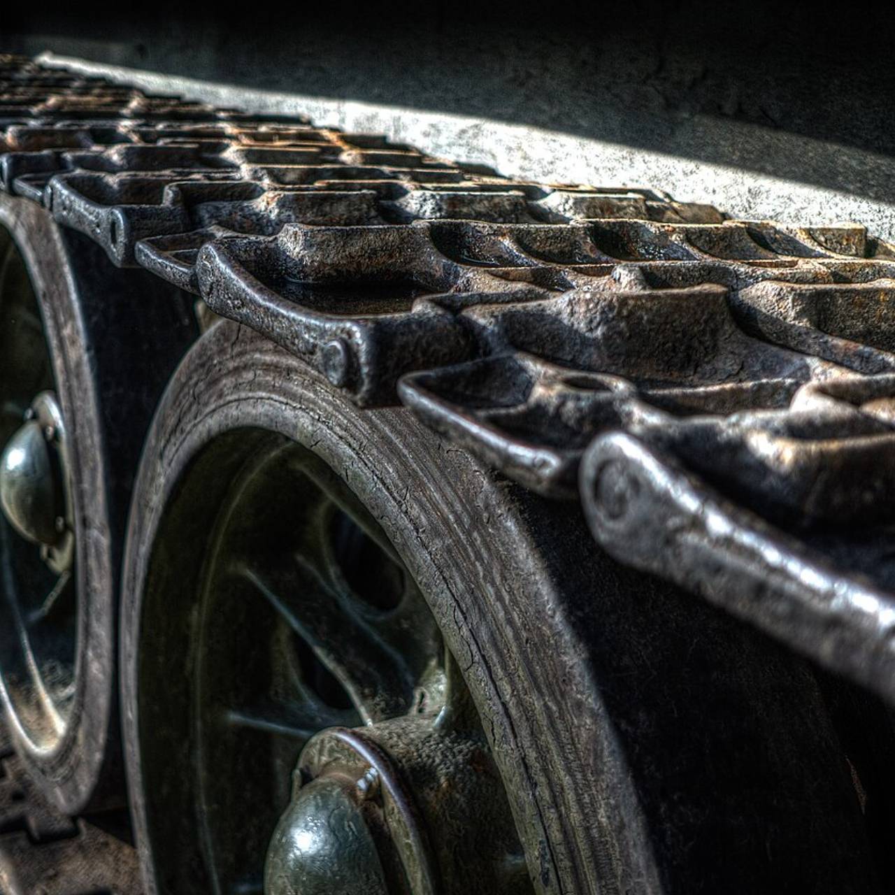 Уникальный боевой танк &laquo;зацепили&raquo; в горах Крыма