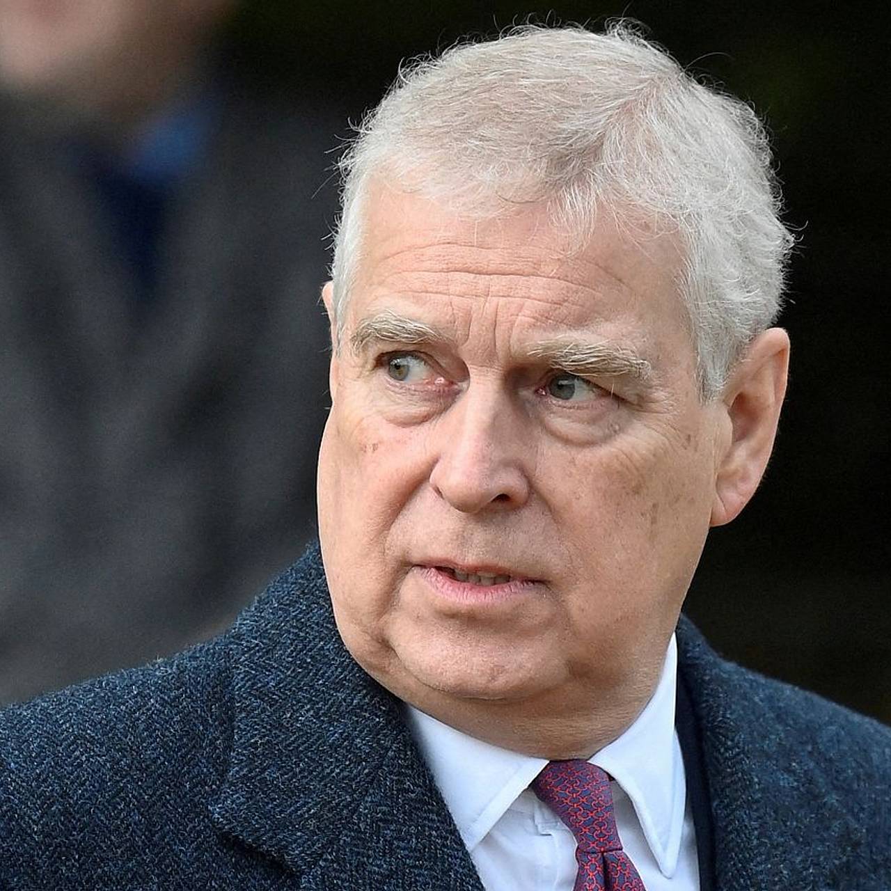 Брата короля Карла III лишили титула принца и выгнали из Виндзора