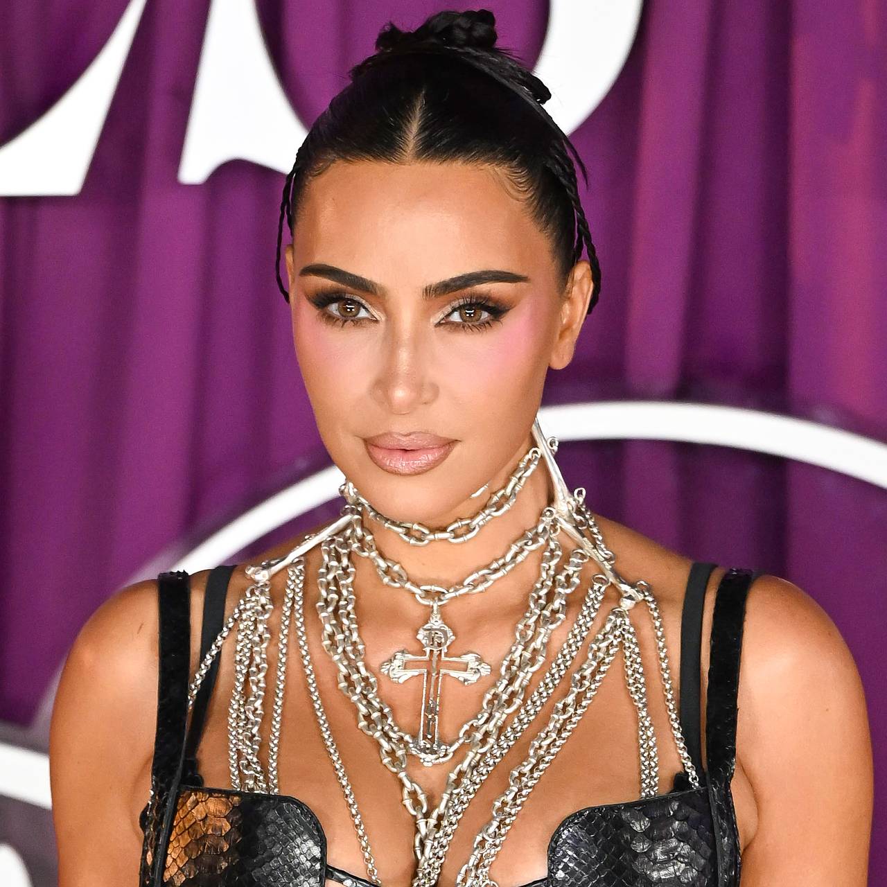 Ким Кардашьян преподнесла коллегам по съемочной площадке подарки со спермой