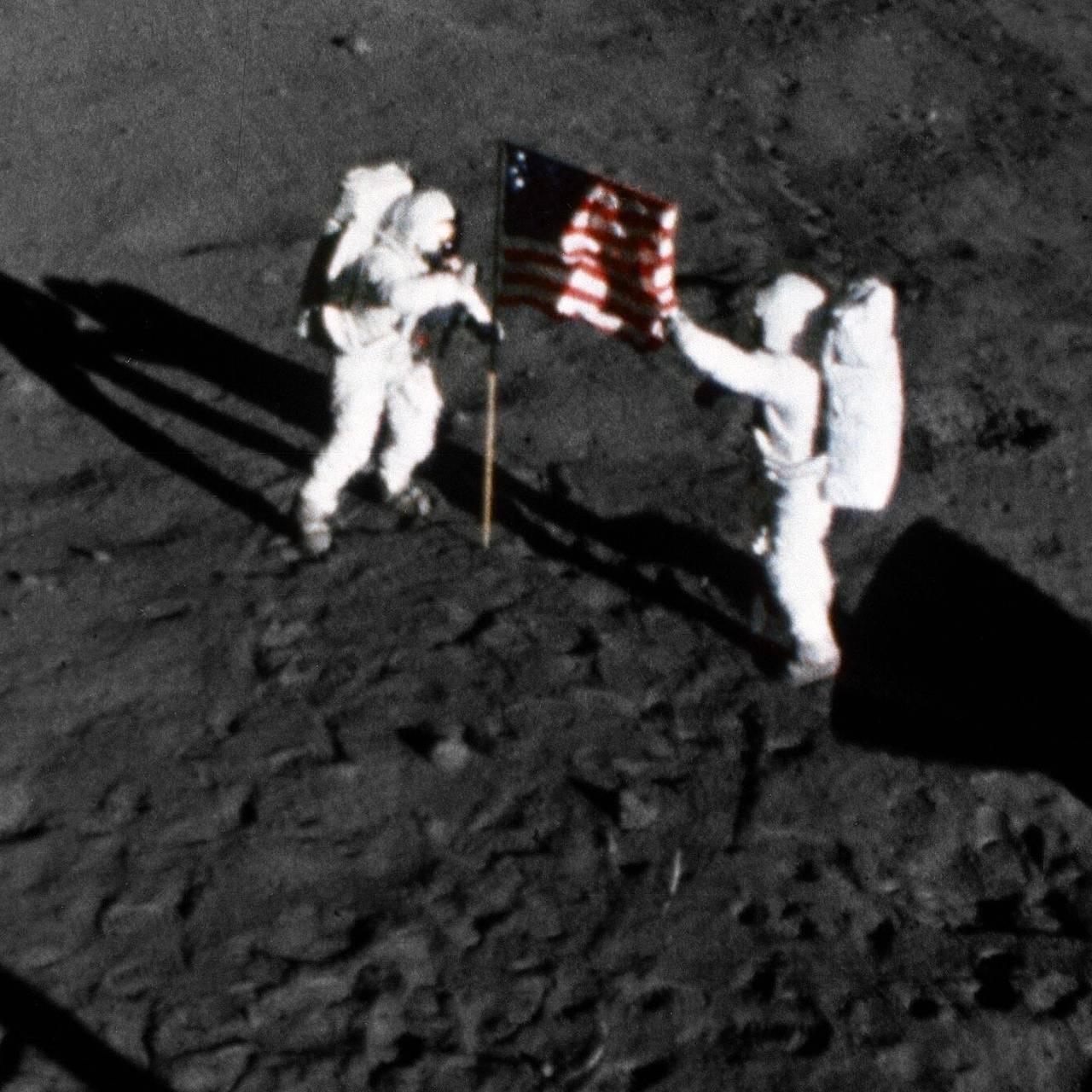 НАСА ответило на сомнения Ким Кардашьян по поводу высадки американцев на Луну