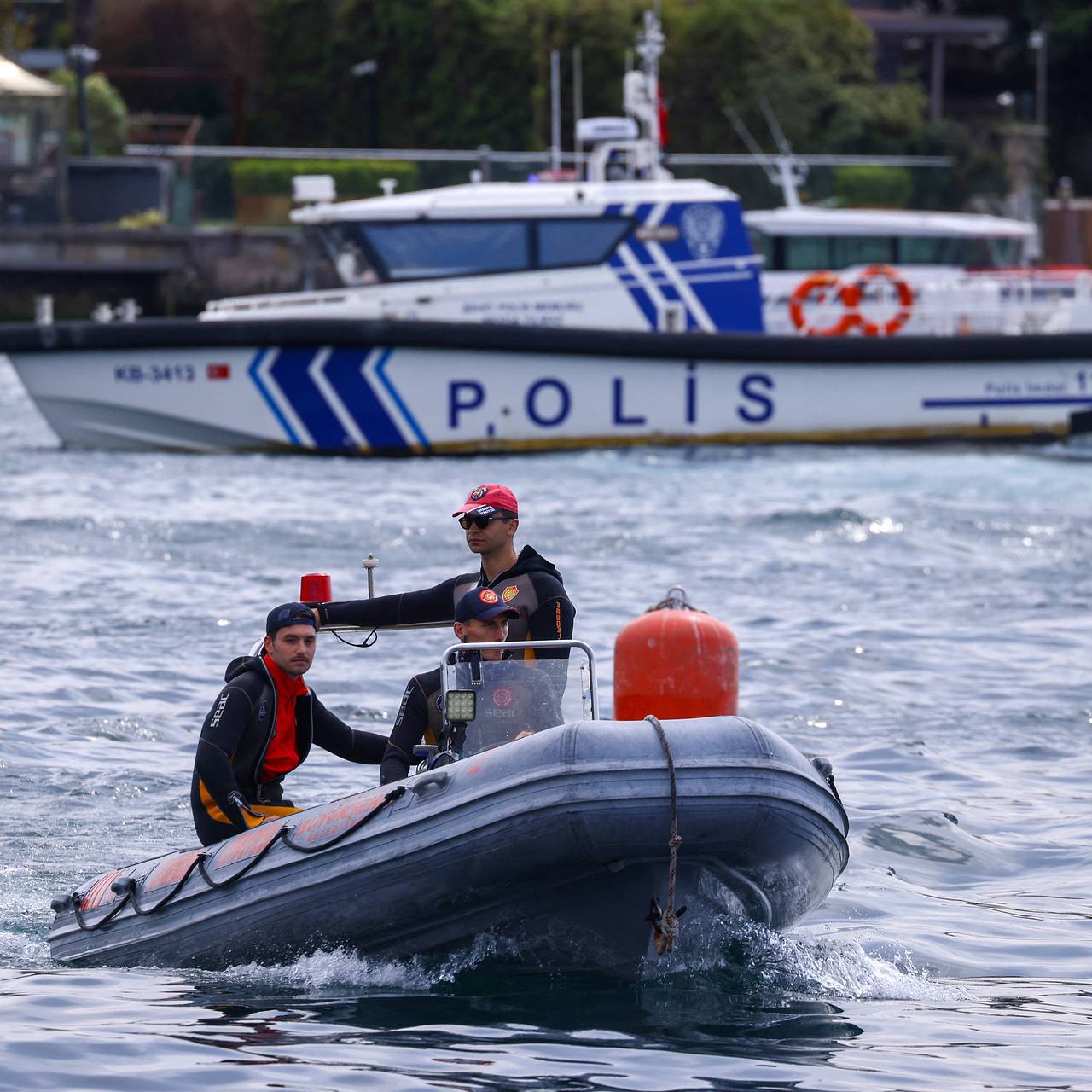 В Турции завершили активные поиски пропавшего в Босфоре российского пловца Свечникова