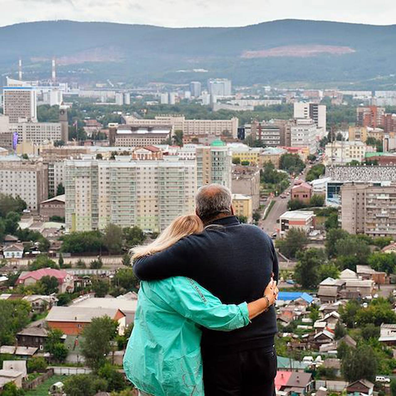 Россиянам посоветовали инвестировать в елочные игрушки