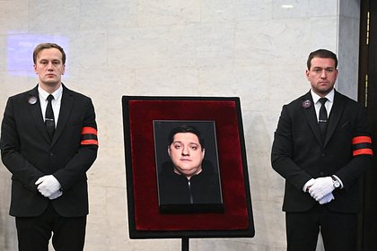 Мать Романа Попова произнесла трогательную речь на прощании с актером