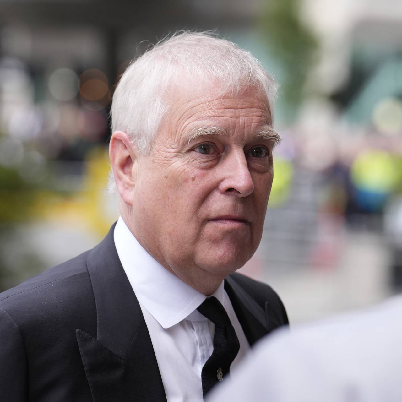 Модель рассказала об извращенных вкусах брата короля Карла III