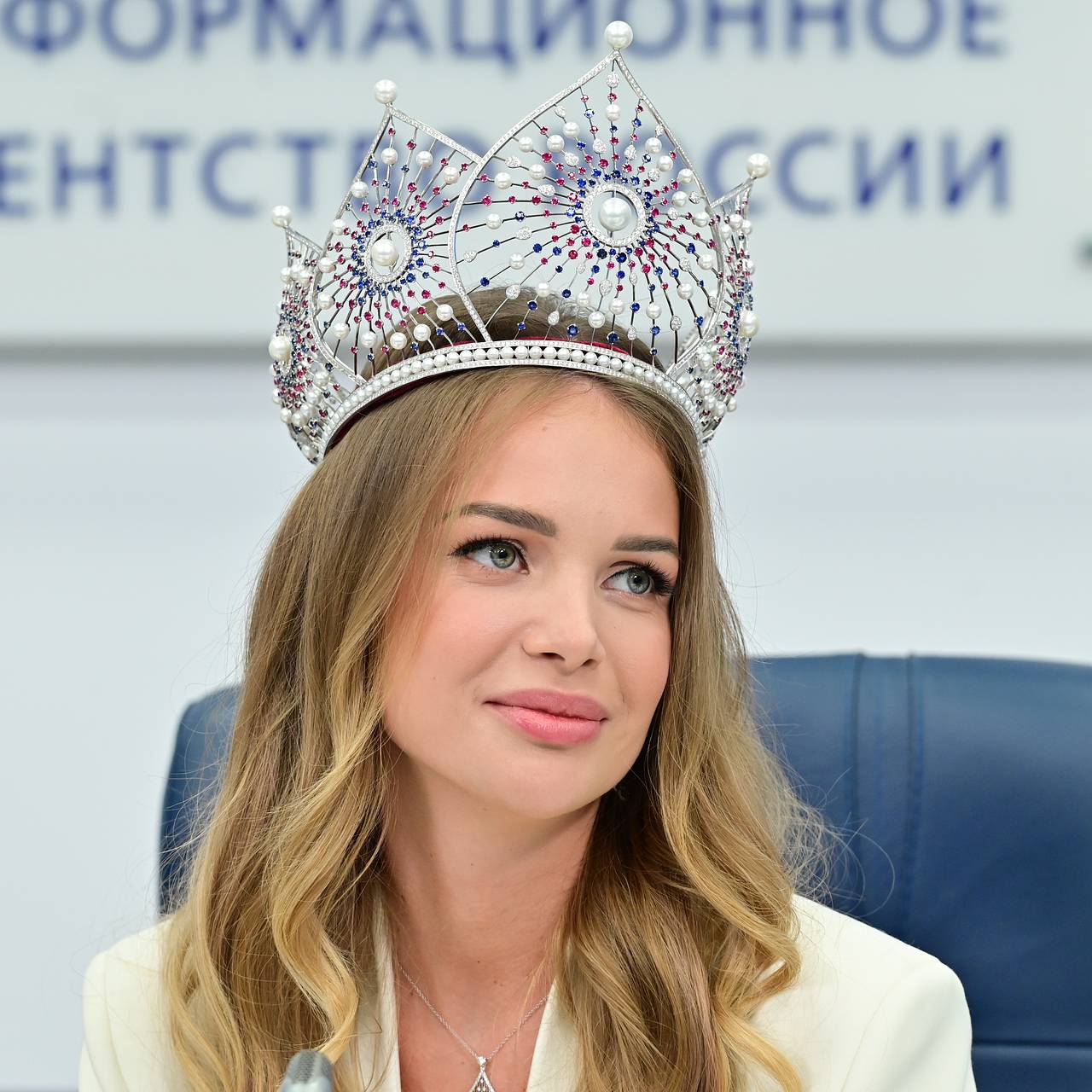 Самая красивая девушка России рассказала о поездке в Таиланд с 10 чемоданами с платьями