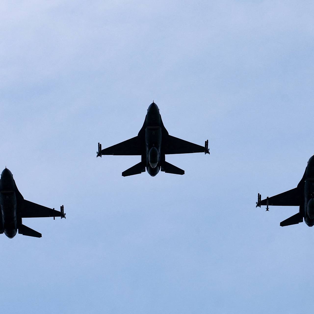 Страны НАТО проведут учения над Эстонией