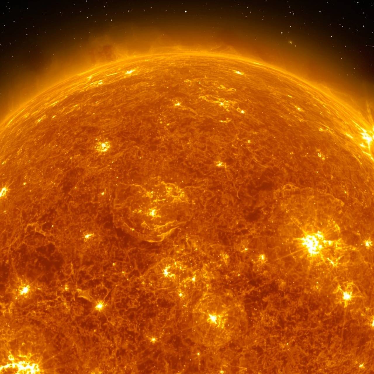 На Солнце зафиксировали вспышку предпоследнего класса мощности