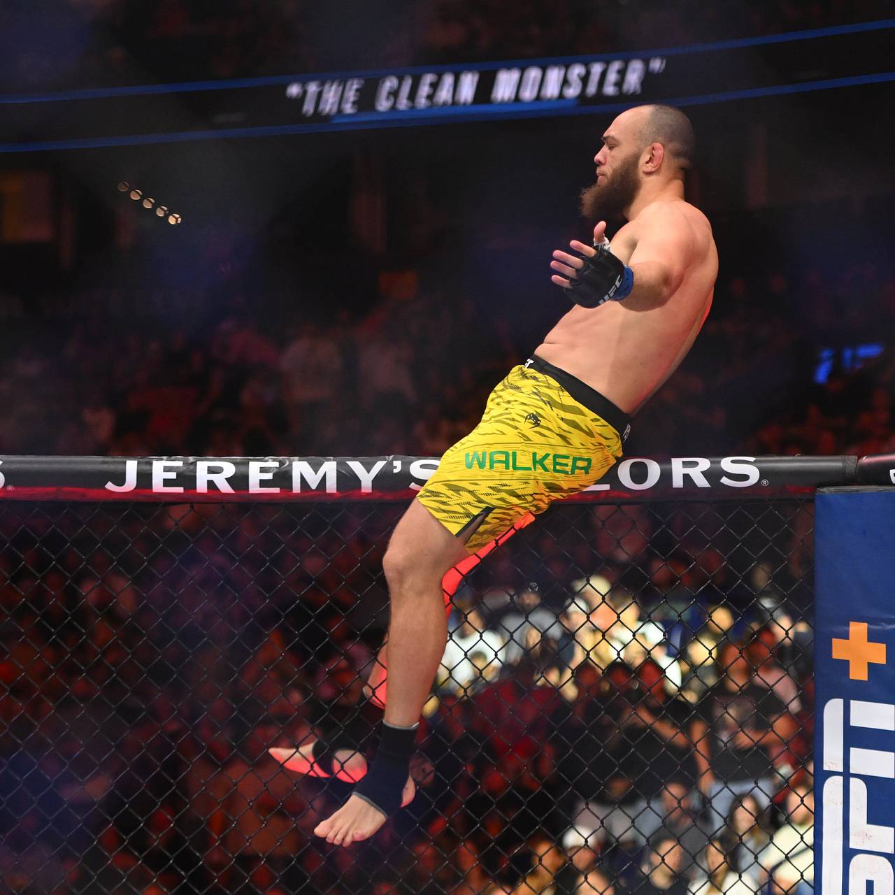 Живущий в России бразильский боец UFC объяснил странное прозвище