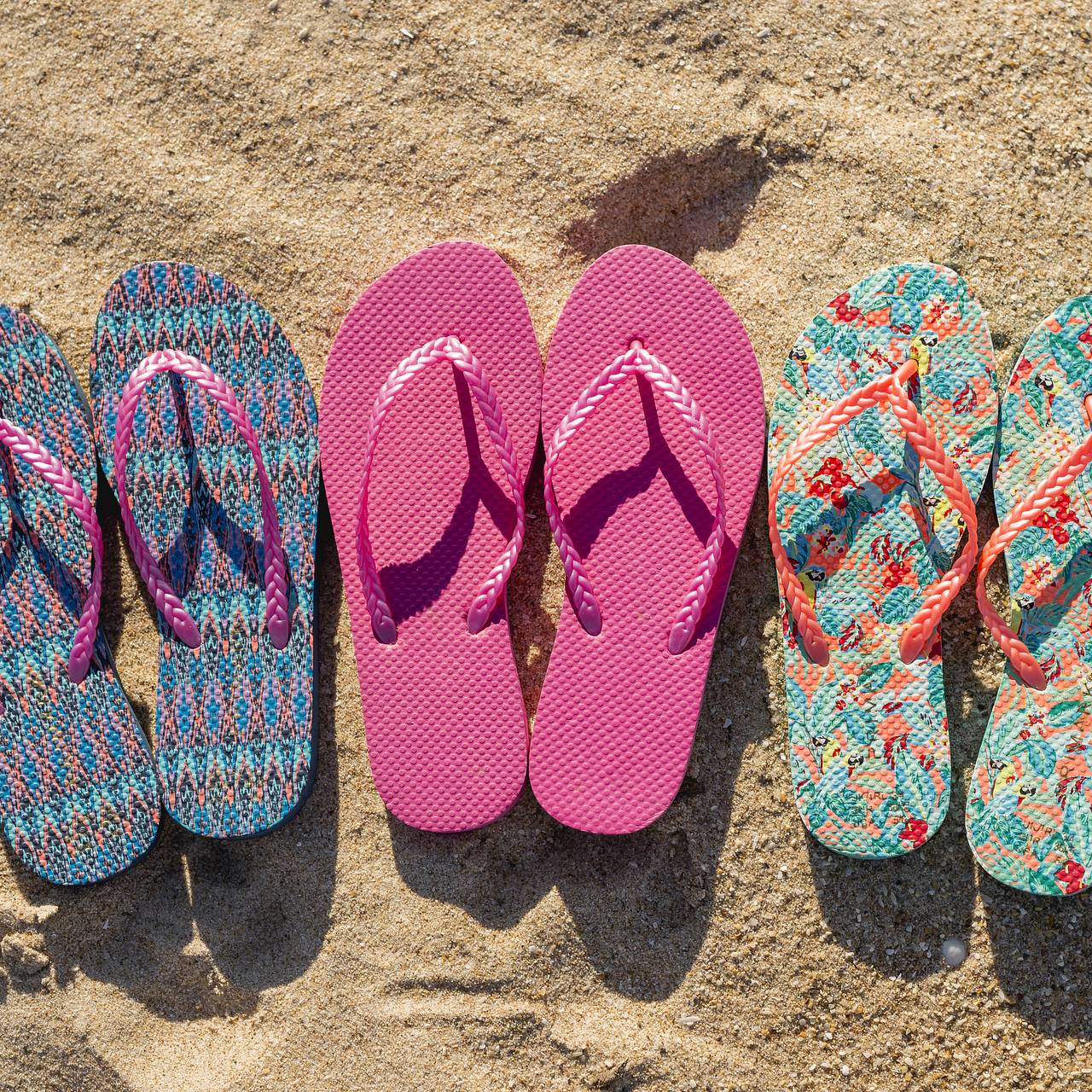 Названы самые популярные одежда и обувь в мире