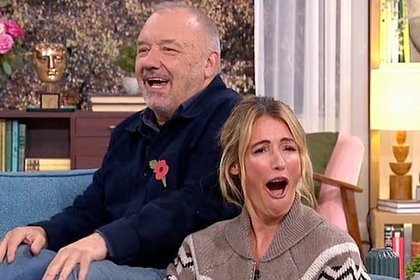 Гость шоу обратился к ведущей со словами «ты воняешь» и заставил ее открыть рот от шока