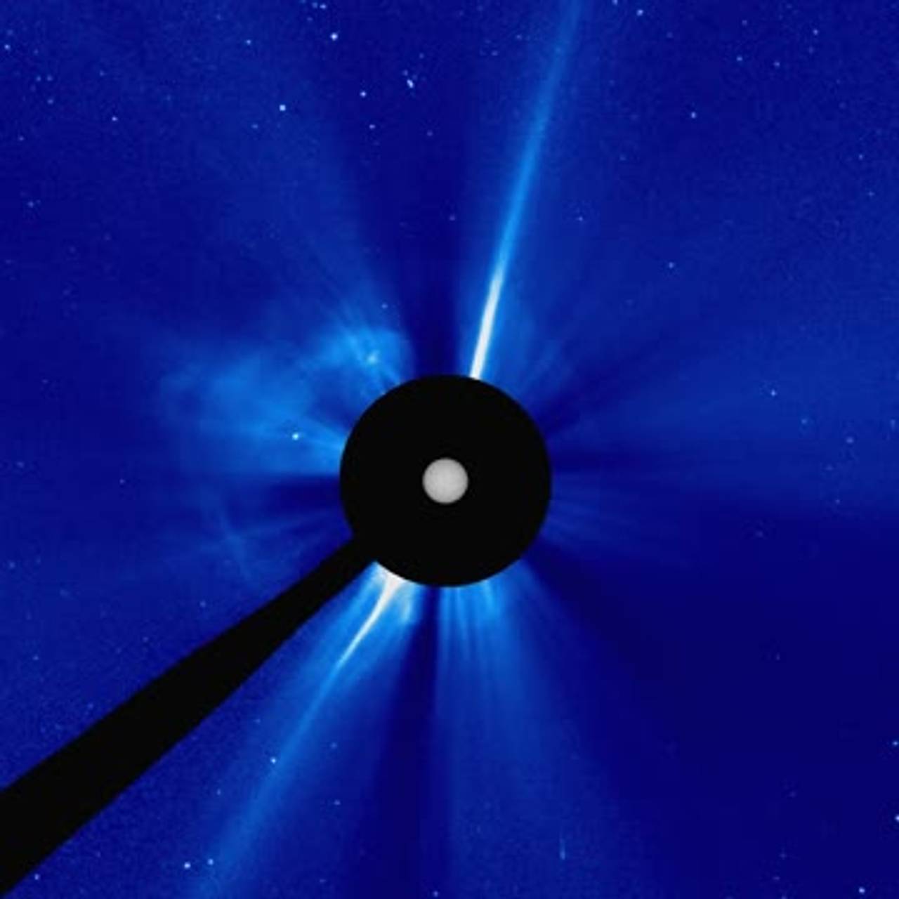 Ученые сняли на видео опасную для Земли вспышку на Солнце