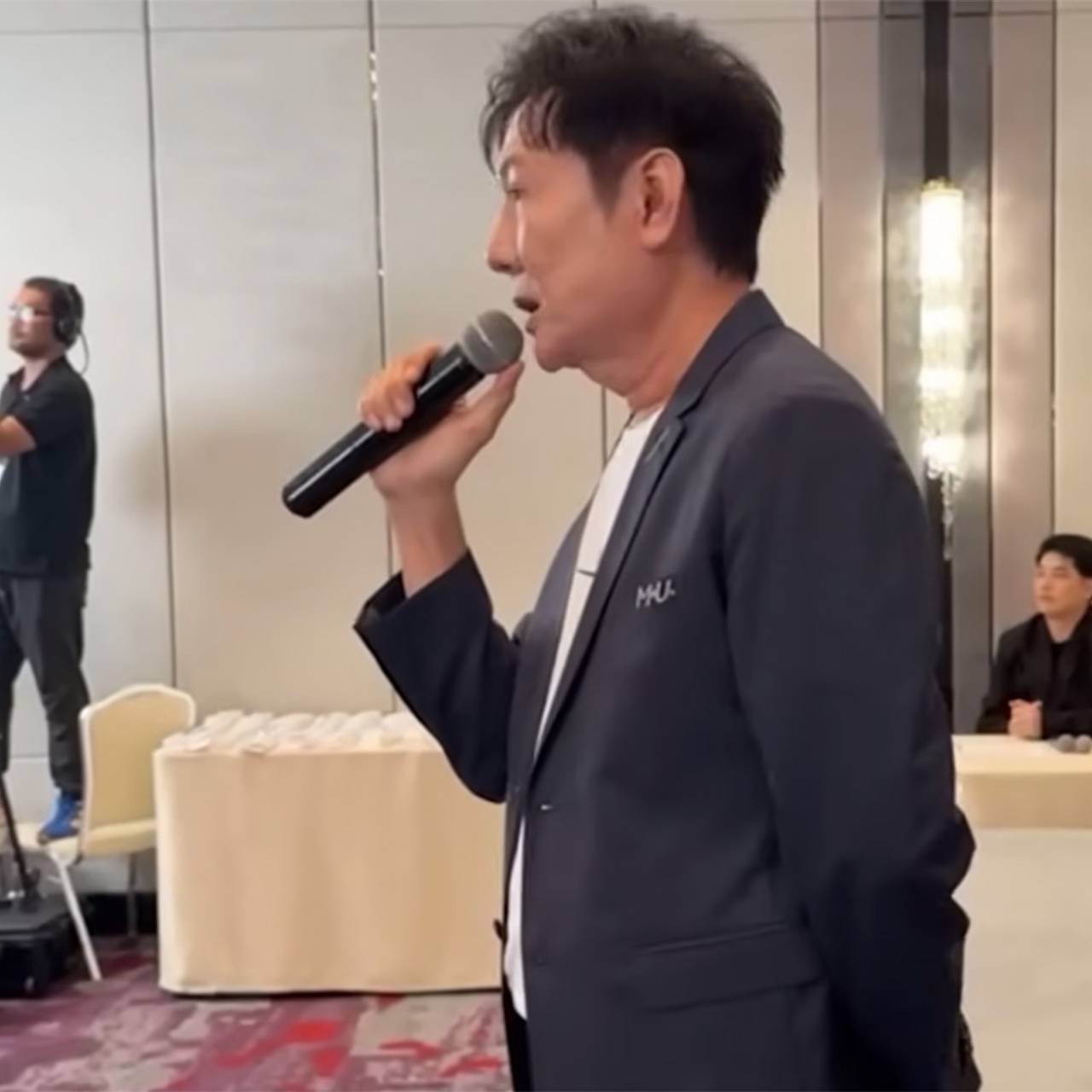 Вице-президент конкурса &laquo;Мисс Вселенная&raquo; извинился за унижение участницы и расплакался