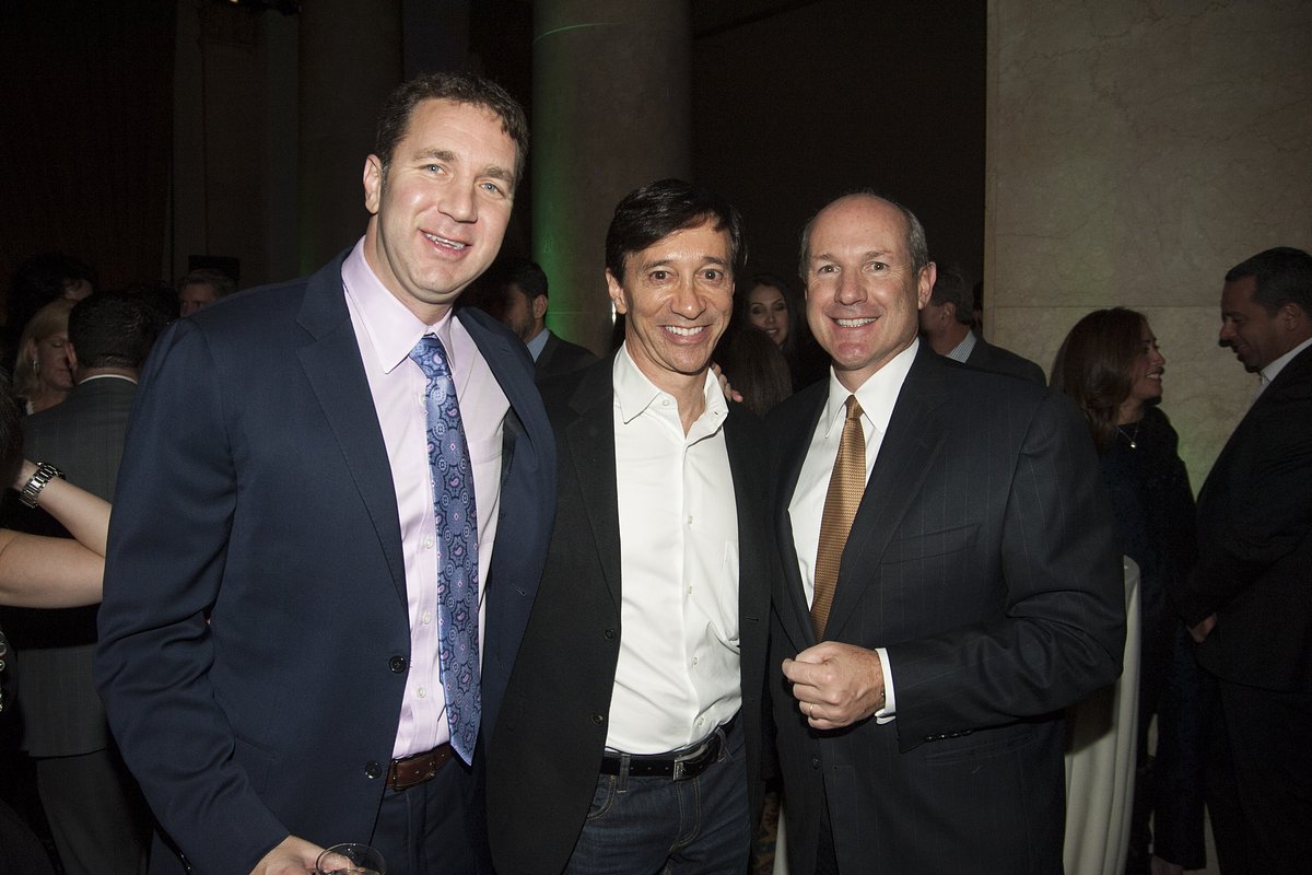 Говард Рубин (в центре) на мероприятии фона по борьбе с раком, 2014 год