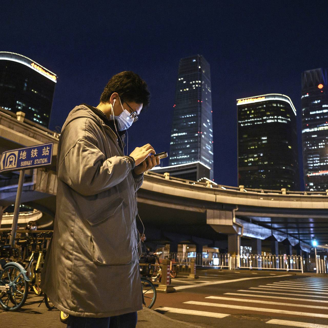 Одна из крупнейших экономик мира столкнулась с падением зарплат