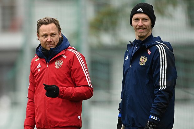 Валерий Карпин и Матвей Сафонов