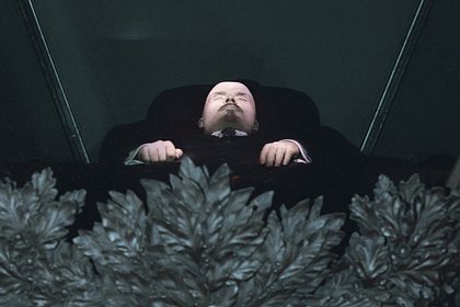 В РПЦ призвали передать тело Ленина КПРФ