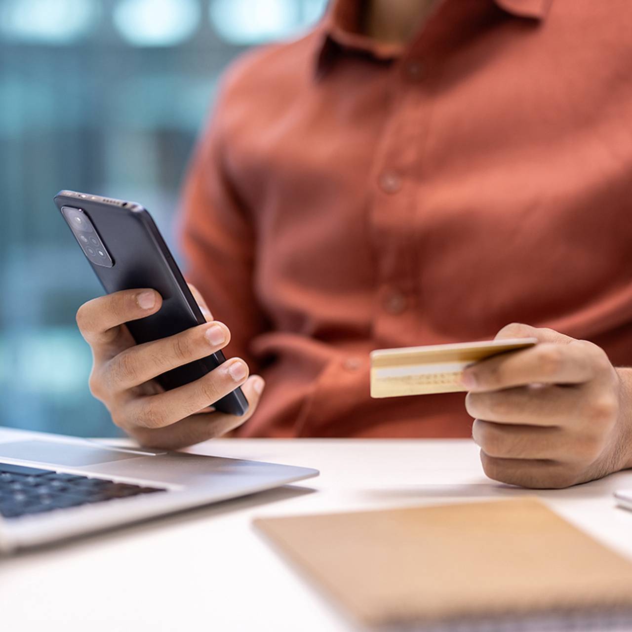 Мошенники внедрили новую схему обмана с оформлением виртуальной кредитной карты