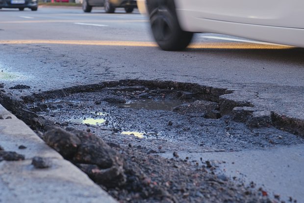 Жителям Оксфордшира сказали ждать ремонта дороги 103 года — Daily Mail