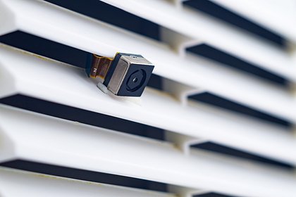 Девушка установила камеру в ванной общежития и тайно снимала обнаженных работниц завода