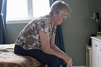 Россию охватил «бабка-террор». Люди покупают квартиры, а потом остаются без жилья и денег. Почему так происходит?