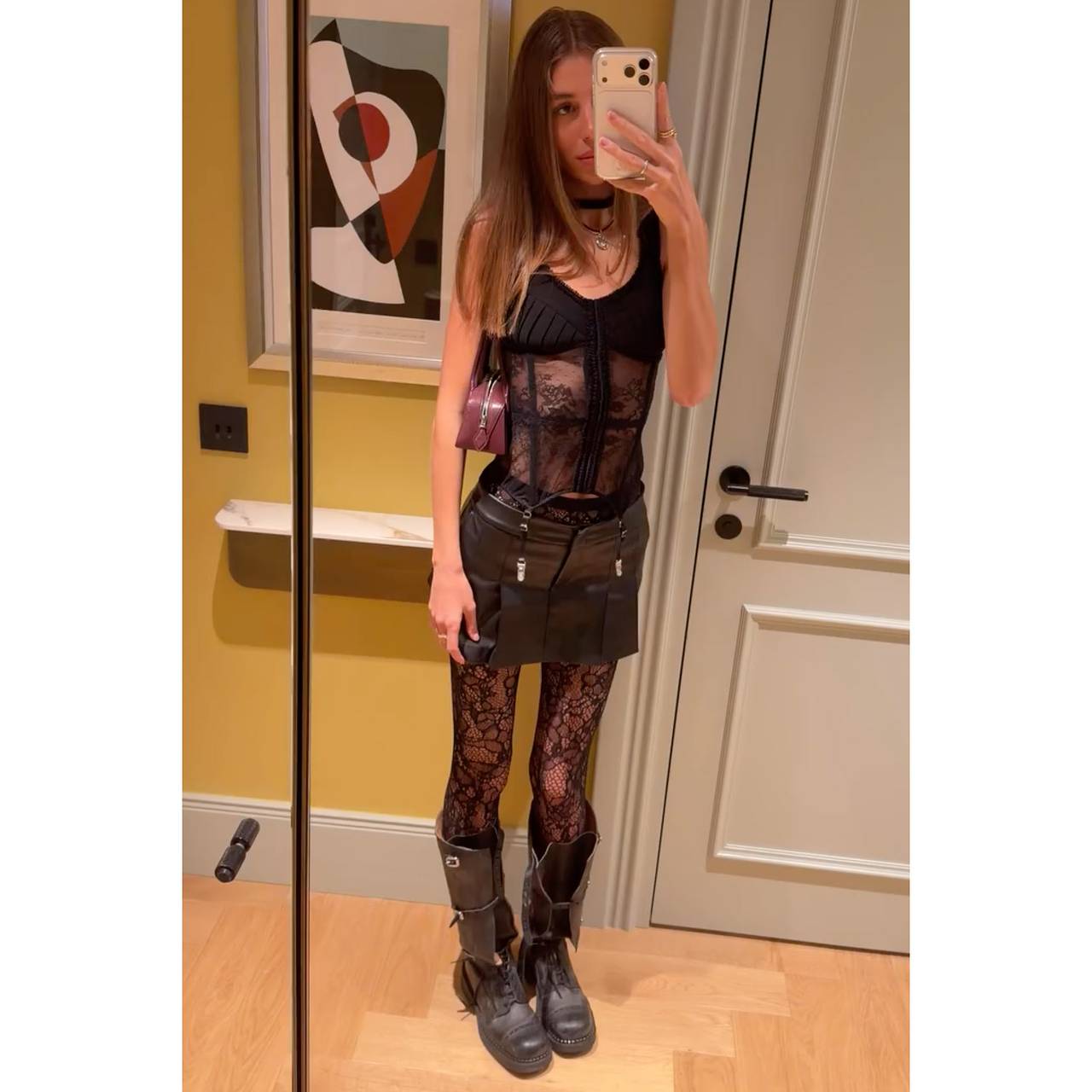 25-летняя жена 49-летнего российского миллиардера снялась в откровенном виде