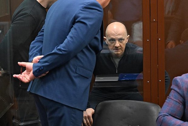 Владимир Лавленцев (справа)