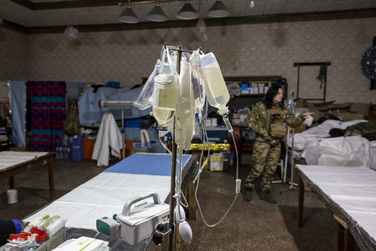Volunteer Medics Evacuate Wounded From Donbas Region's Frontlines 