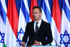 Петер Сийярто