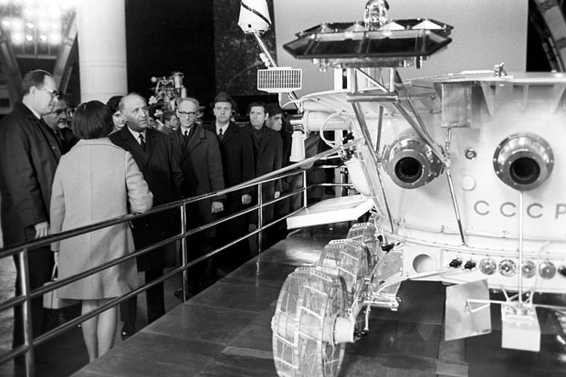 «Луноход-1» в павильоне № 32 «Космос» на Выставке достижений народного хозяйства СССР. 1971 год