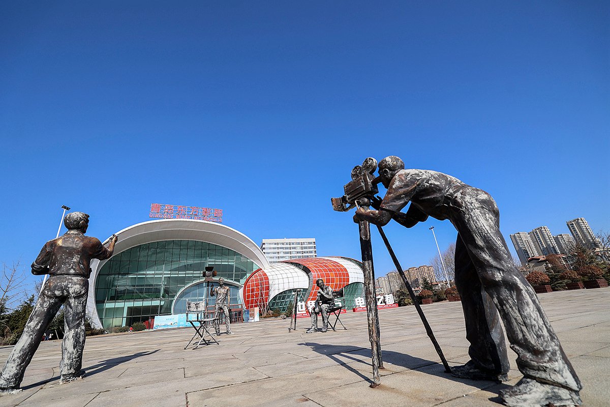 Скульптуры на киностудии Movie Metropolis в Циндао