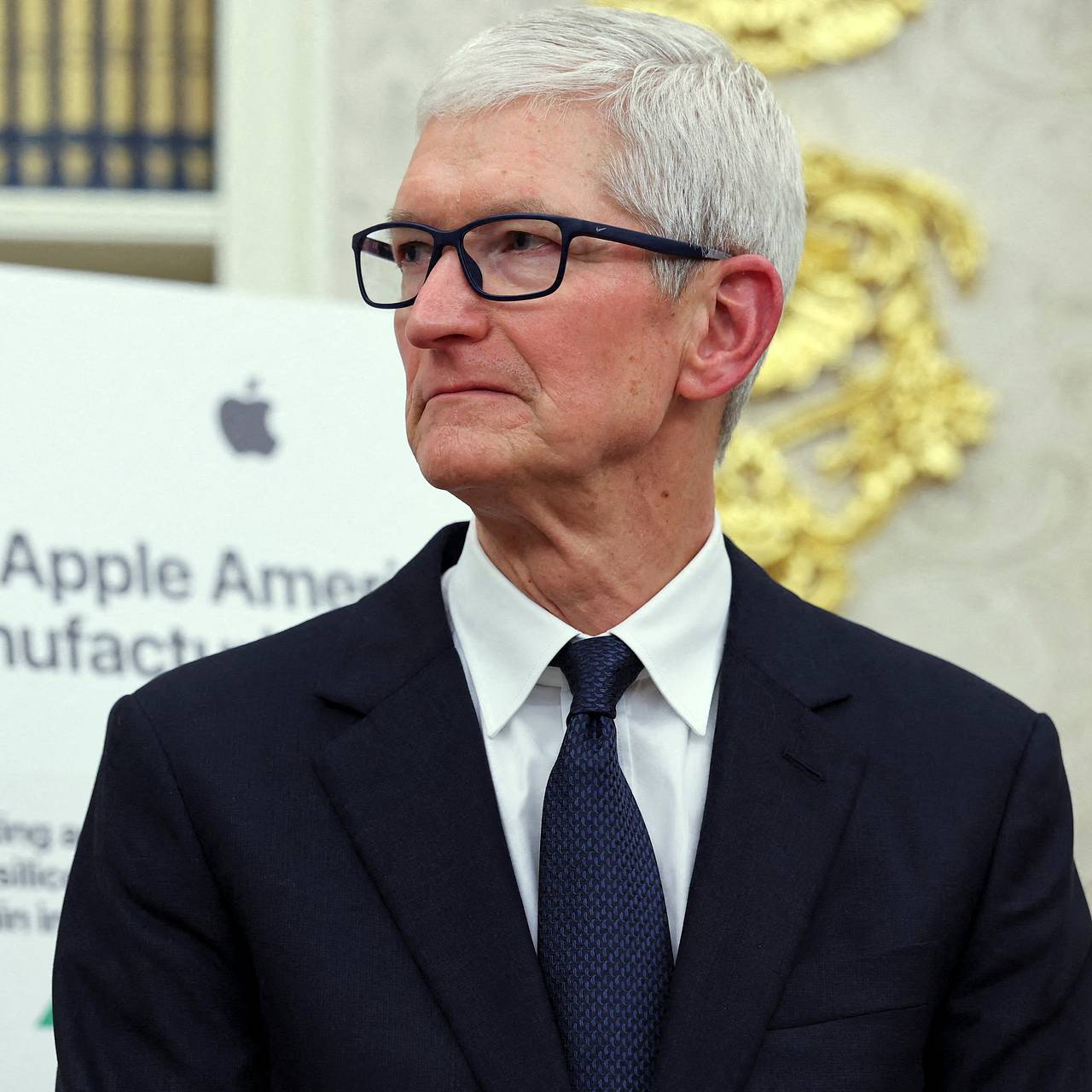 Стало известно о возможном уходе Тима Кука с поста главы Apple