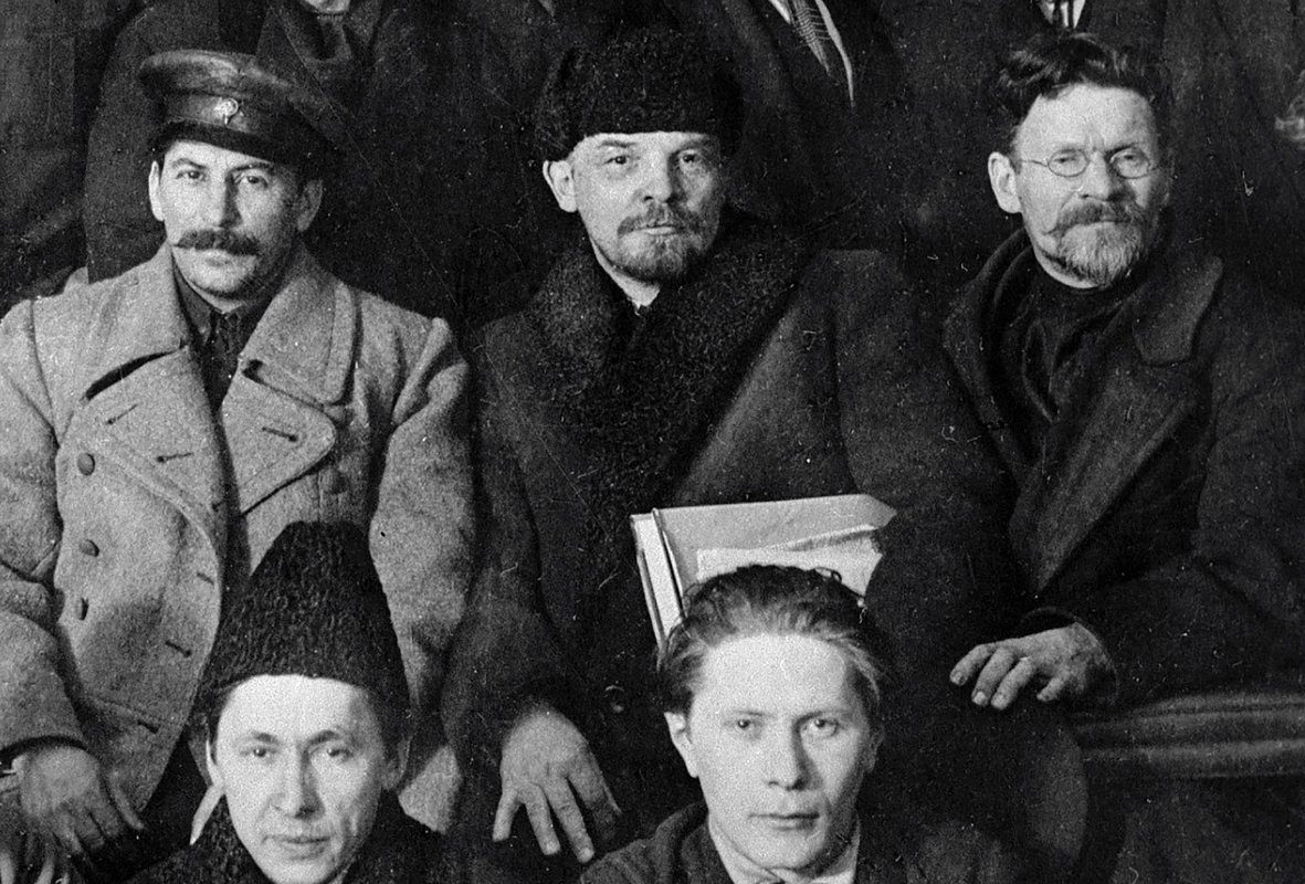 Иосиф Сталин, Владимир Ленин и Михаил Калинин с товарищами