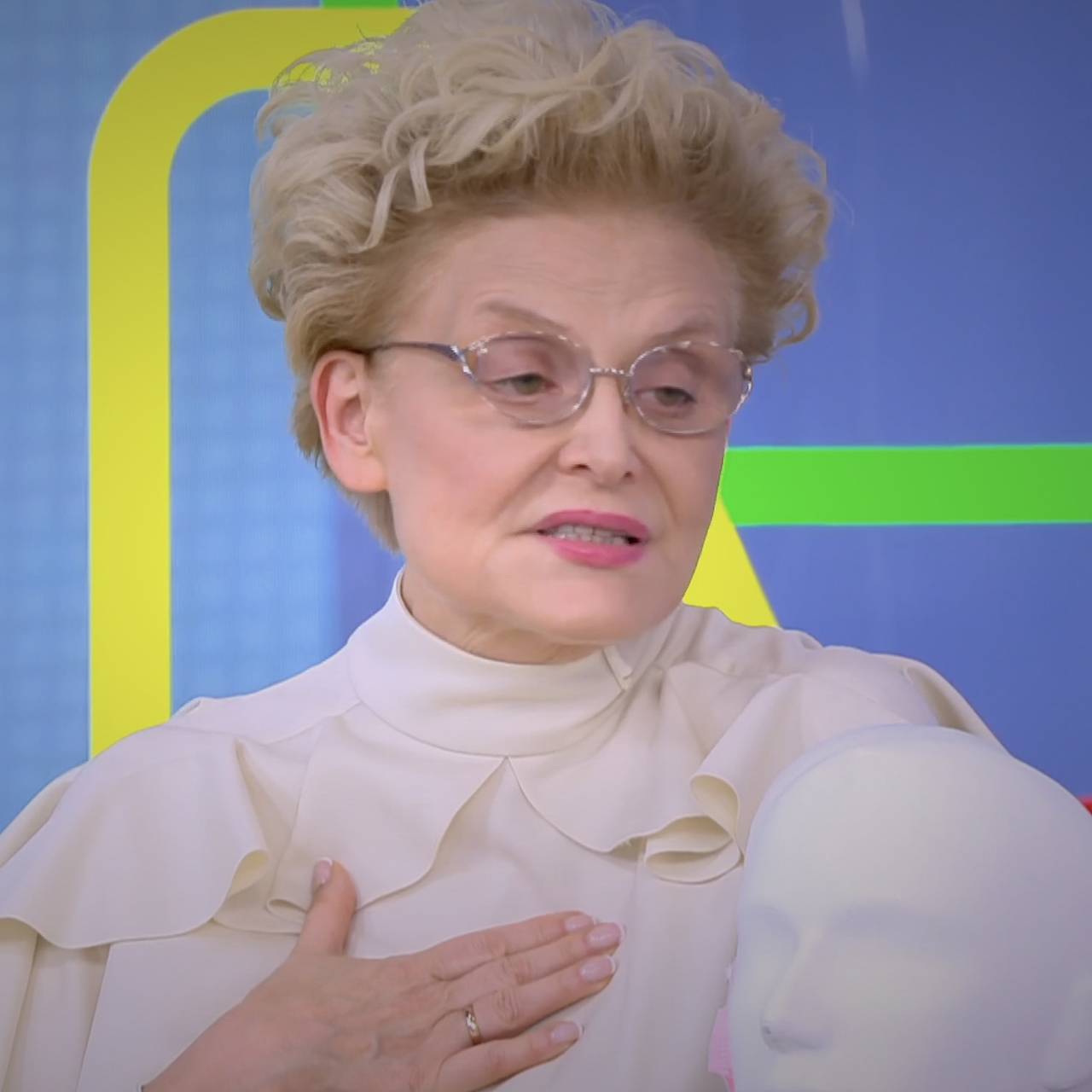 Малышева рассказала анекдот мужчине с подозрением на рак