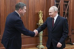 Владимир Путин и председатель ФНПР Сергей Черногаев