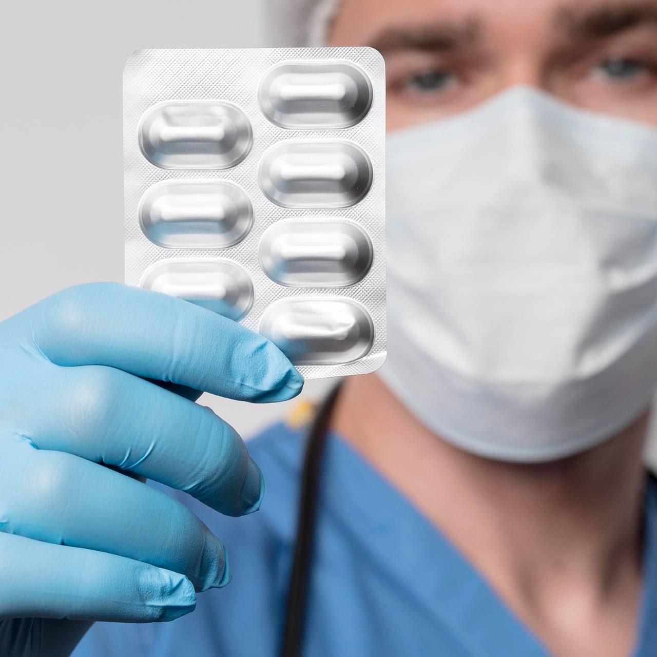 Академик Онищенко предостерег от приема антибиотиков при гриппе