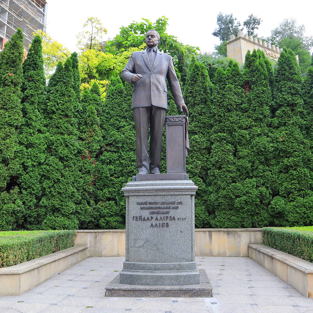 В Киеве начали защищать азербайджанские памятники