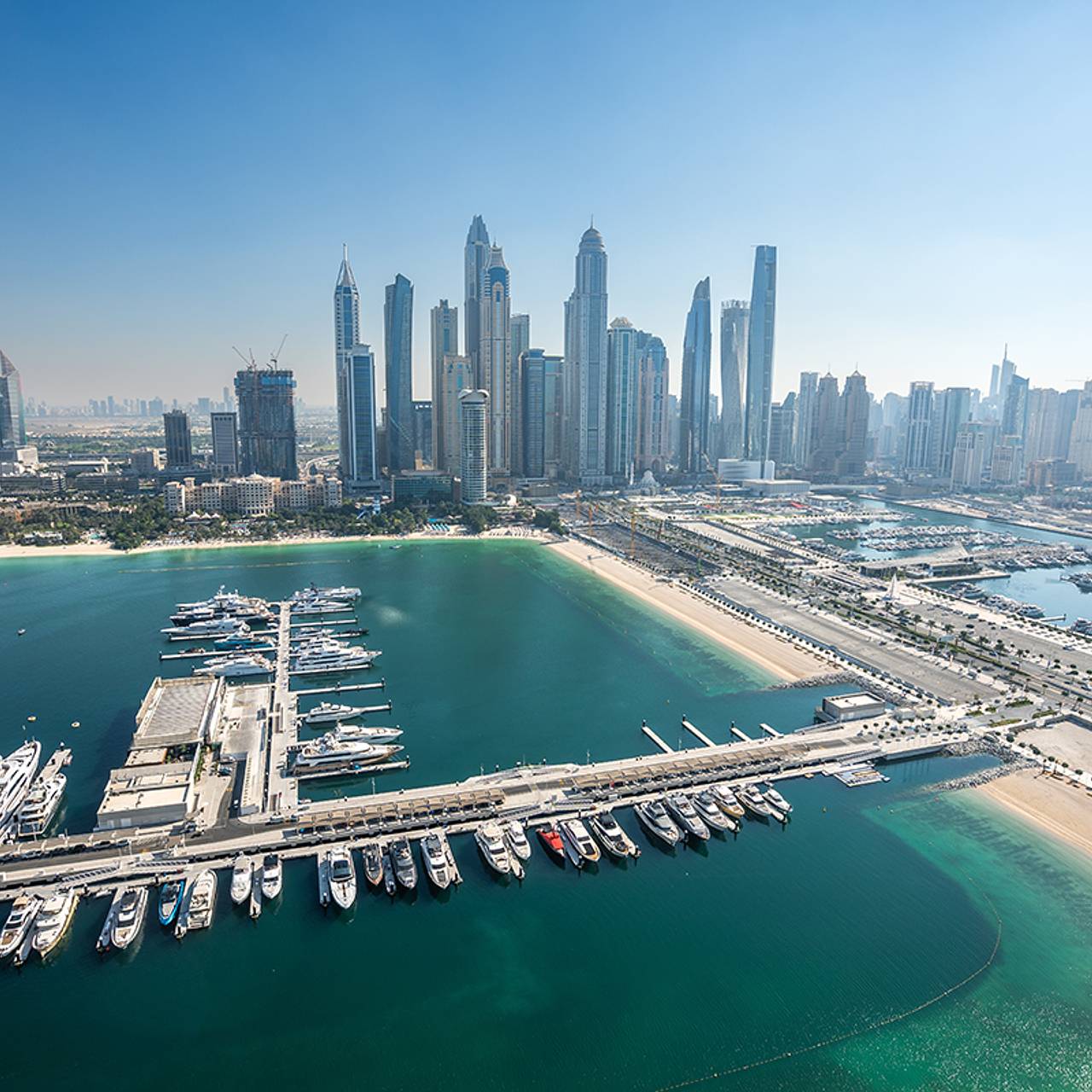 16-летние россиянки стали обманывать родителей ради вечеринок с шейхами в Дубае