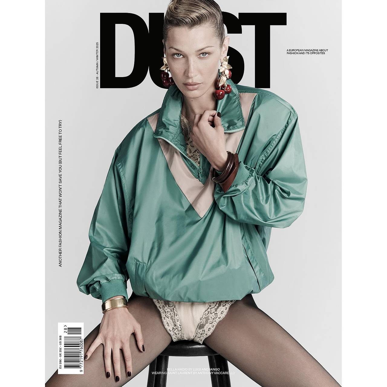 Белла Хадид снялась в кружевных трусах для модного журнала