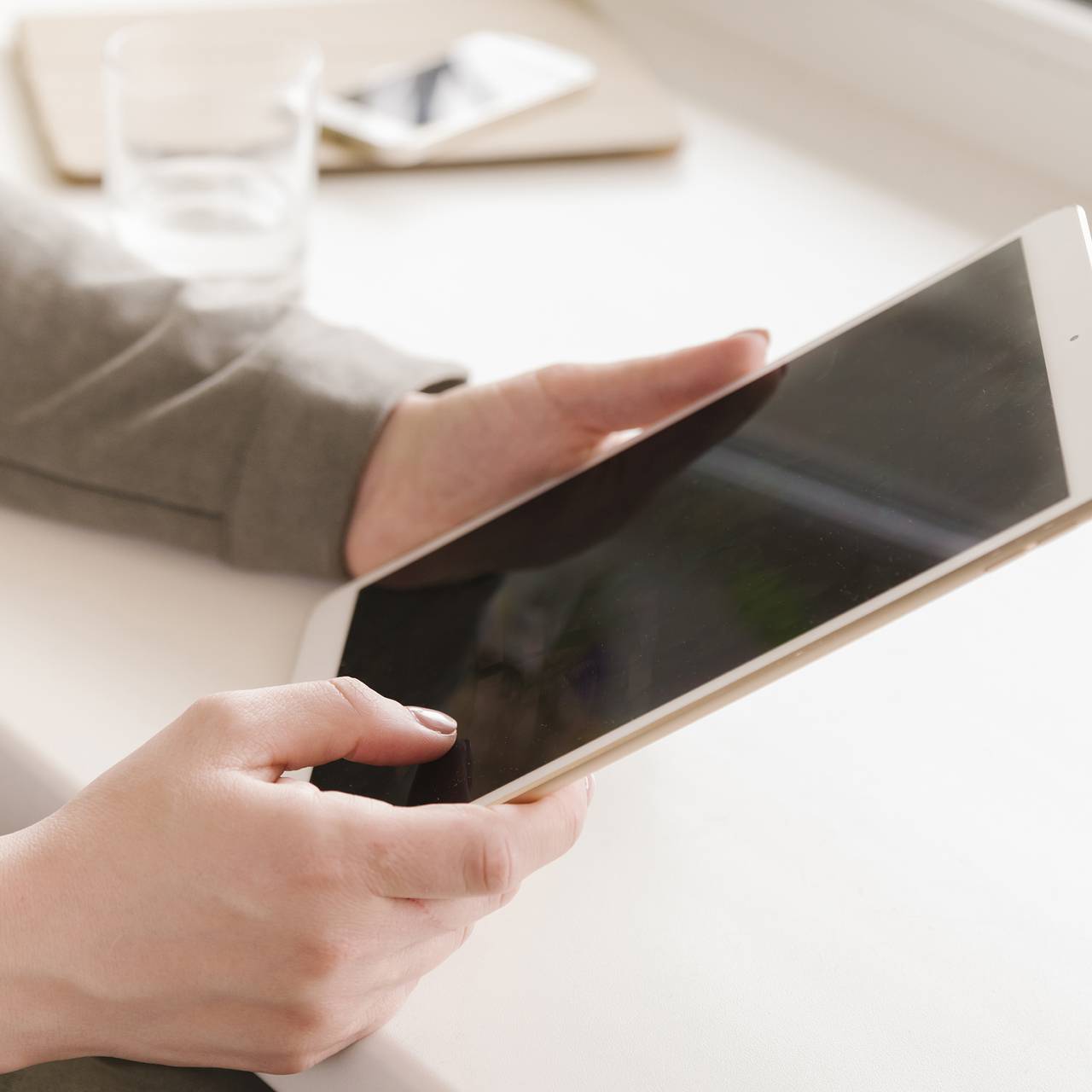 Apple заблокировала устройство блогеру из России