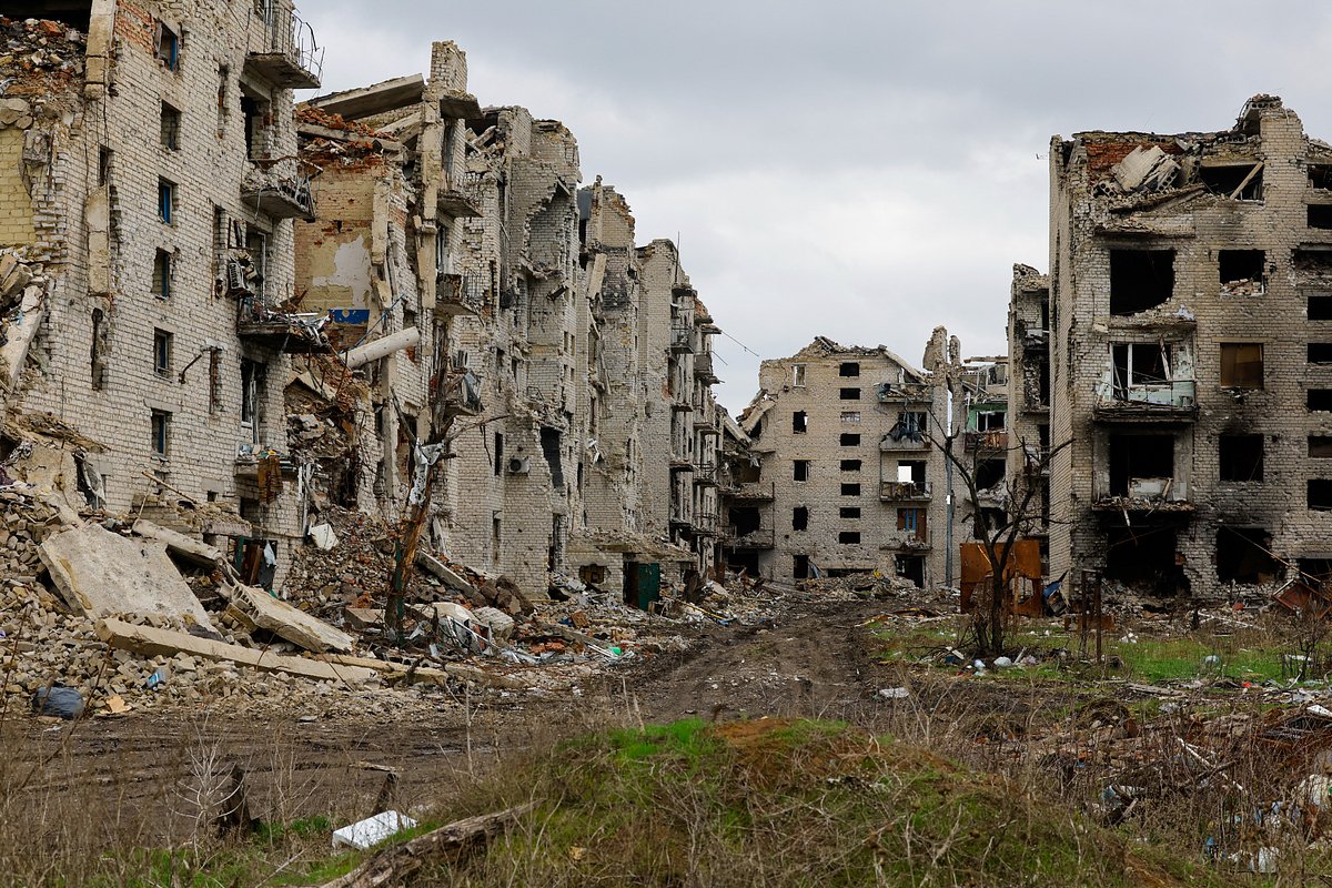 Вид на город Марьинку, разрушенный в боях между армией России и Вооруженными силами Украины