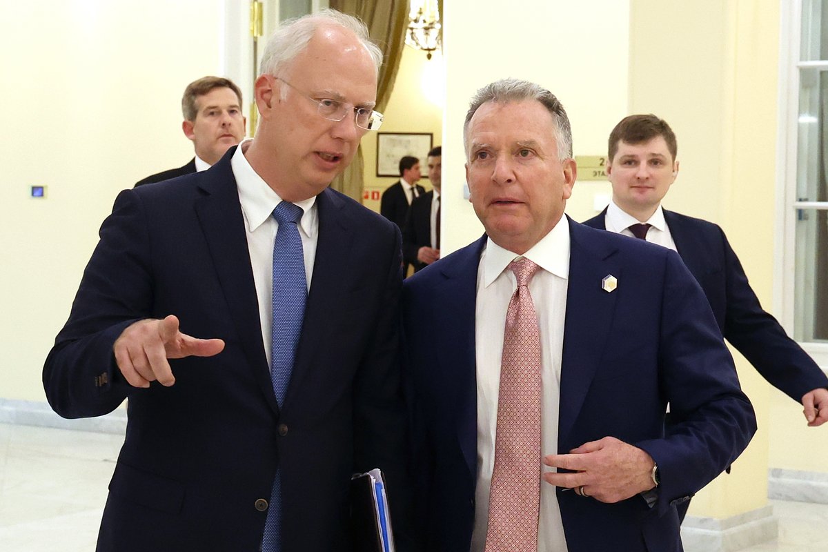 Генеральный директор Российского фонда прямых инвестиций (РФПИ) Кирилл Дмитриев и спецпосланник президента США Стивен Уиткофф