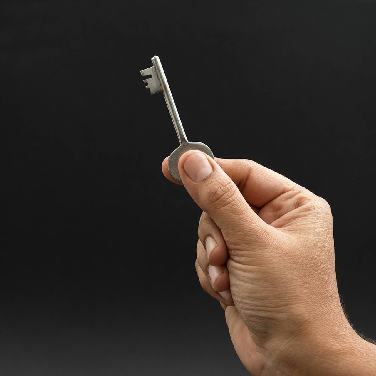 В России предложили способ защитить покупателей при мошенничестве с квартирами пенсионеров