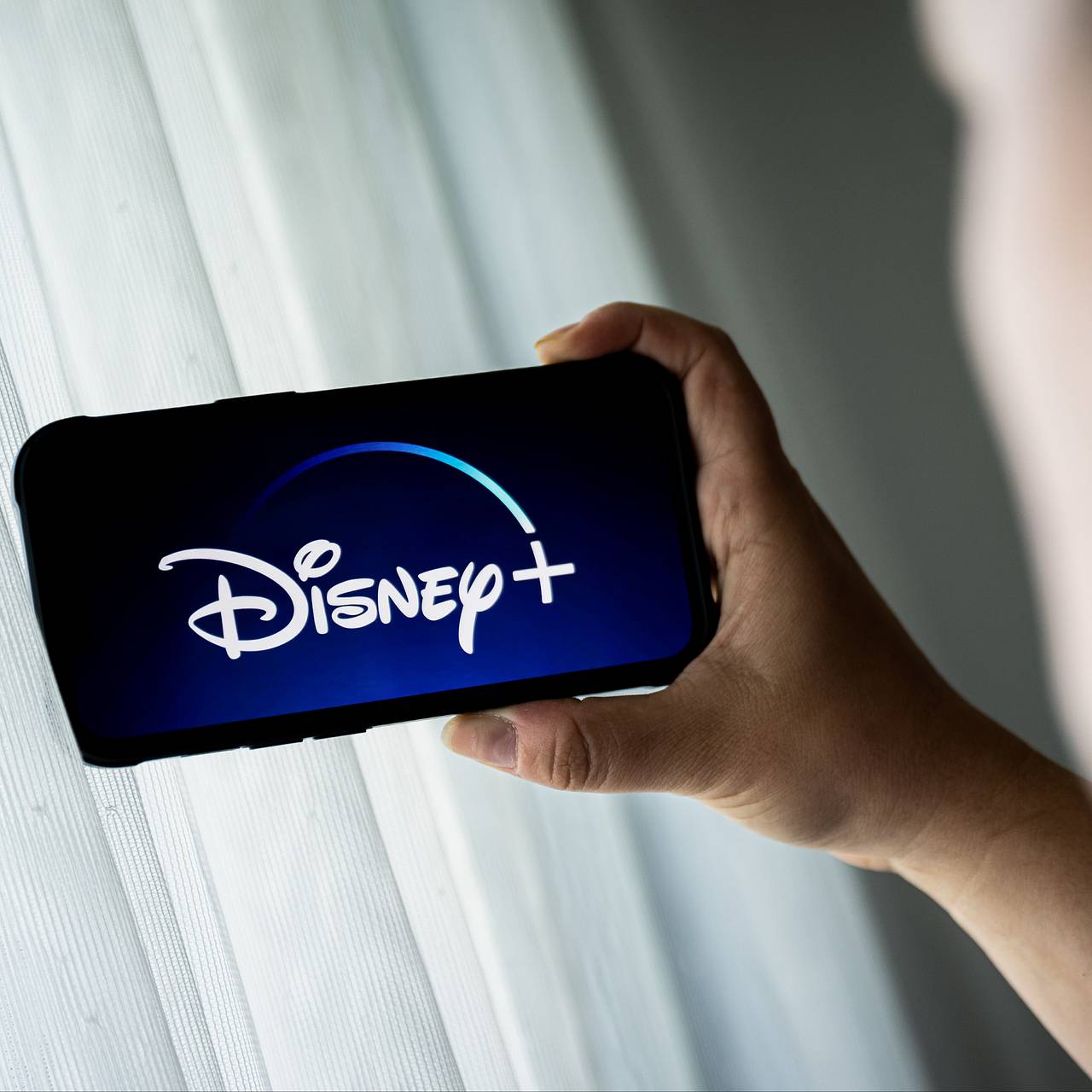 Остановившая деятельность в России Disney продлила право на 31 товарный знак