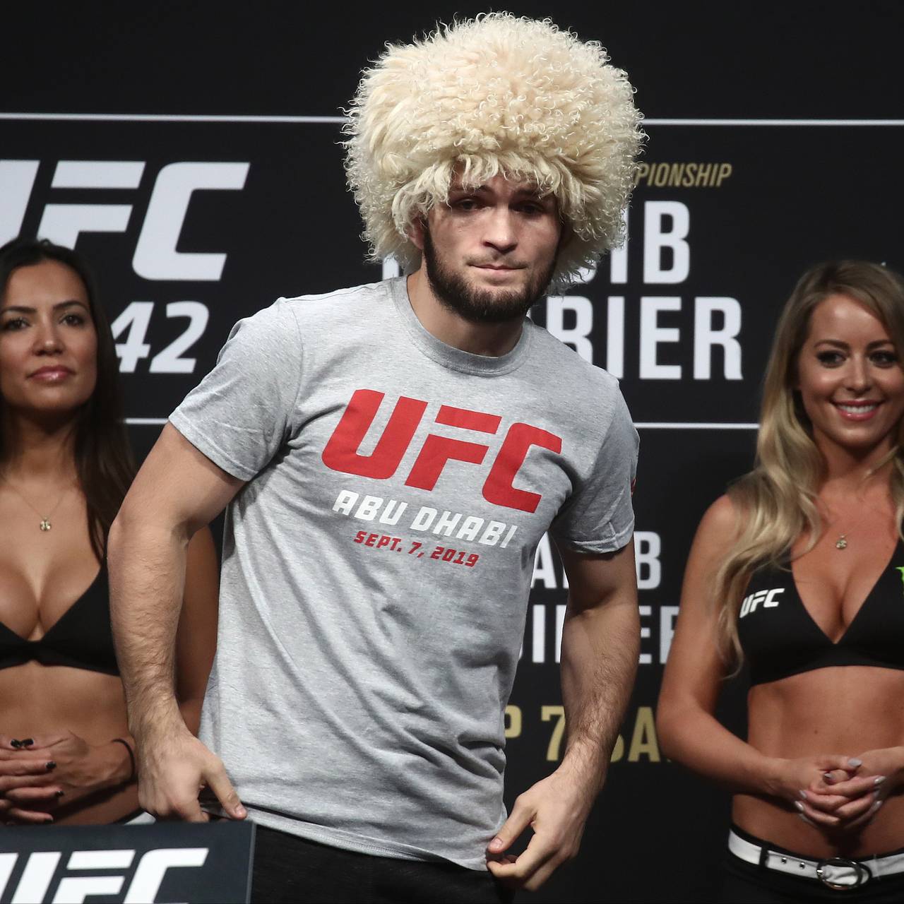 Дуров продаст папахи Нурмагомедова в Telegram