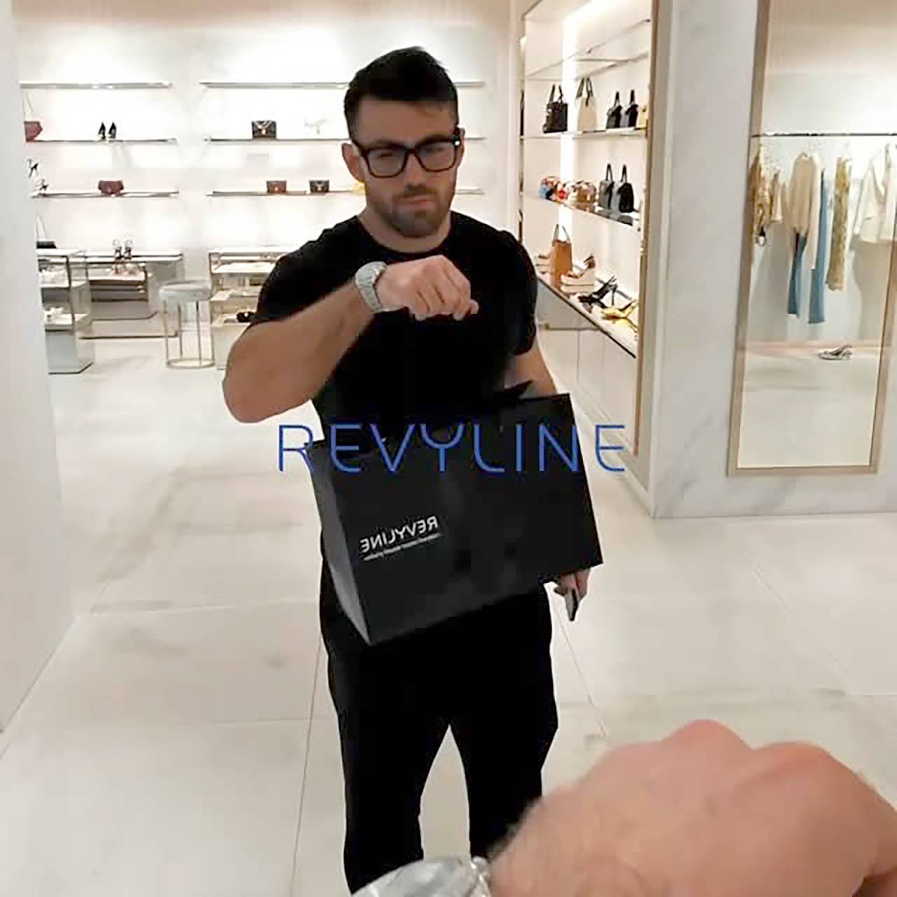 Задержание популярного российского блогера в Дубае объяснили