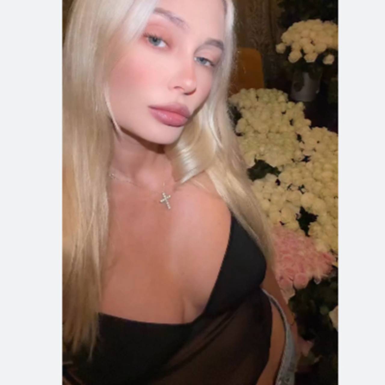 42-летняя звезда «Универа» опубликовала ролик в прозрачном топе