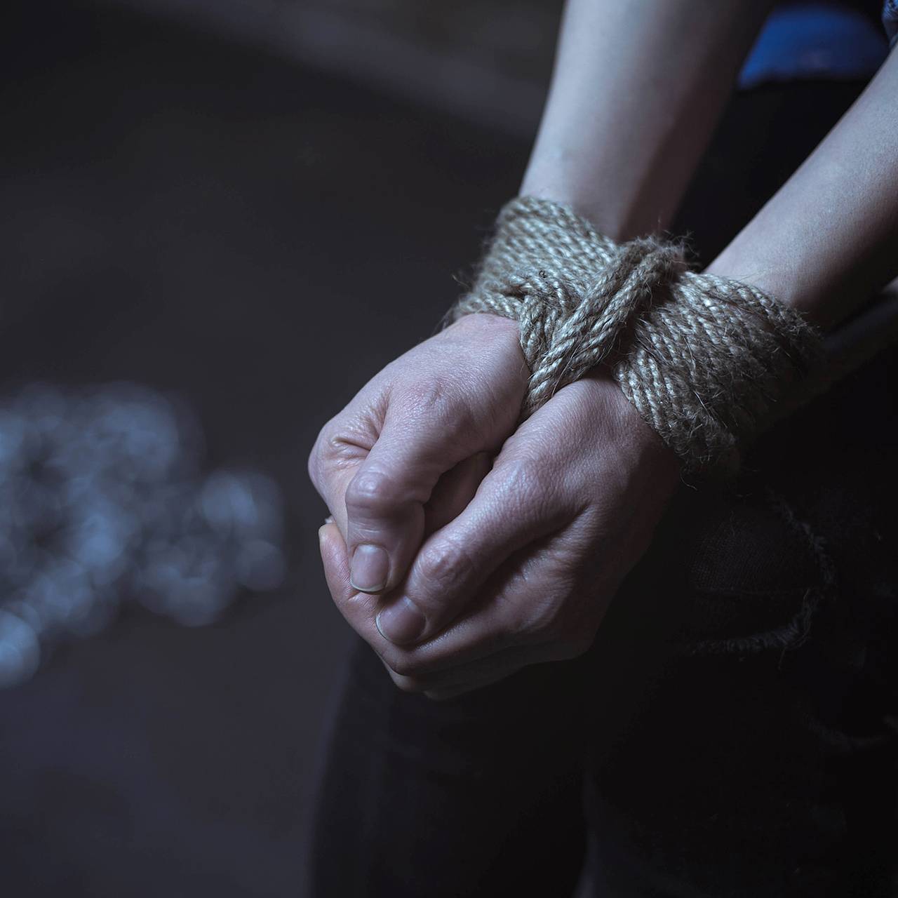 ОПГ из Подмосковья незаконно удерживала подростков и пытала их