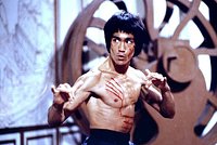 «Будь водой, мой друг» Брюс Ли познакомил мир с кунг-фу и навсегда изменил Голливуд. Какой завет он оставил последователям?